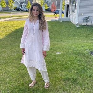 Meet your Posher, Sanna